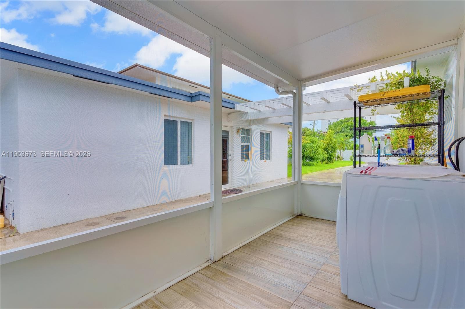 2247 NW 2nd St, Miami FL 33125 — 28