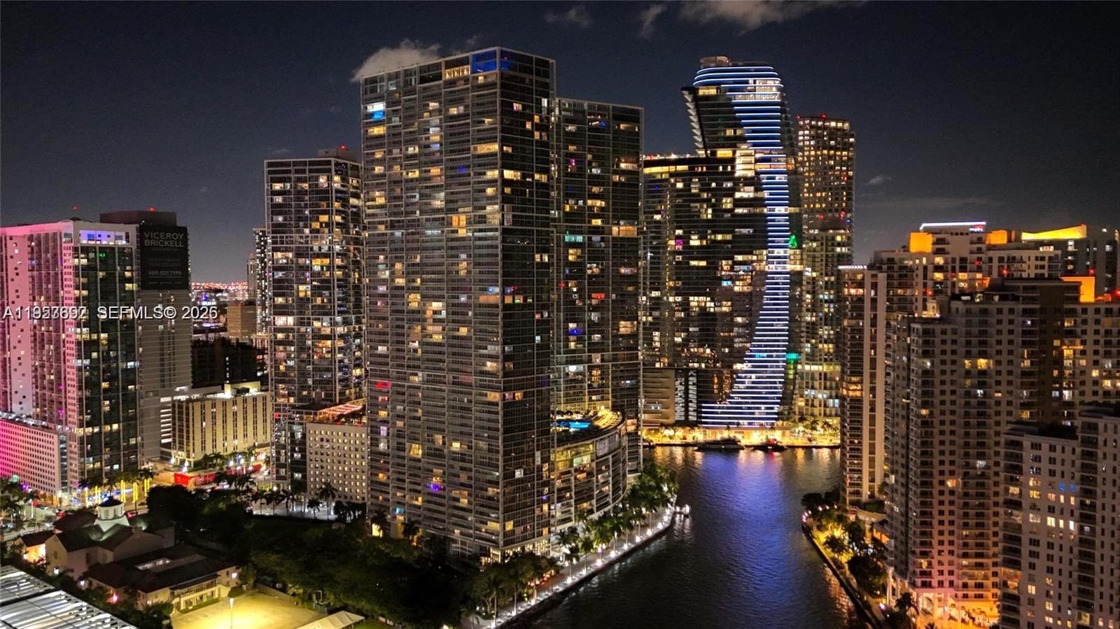 465 Brickell Ave # 5603, Miami FL 33131 — 29
