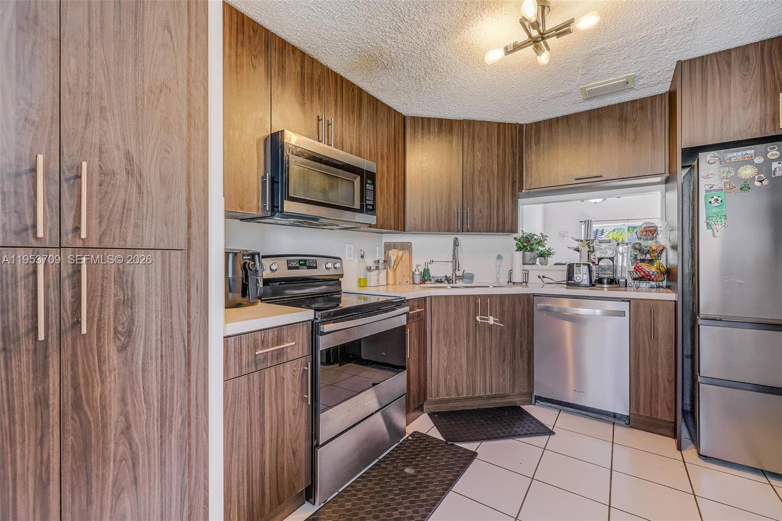 10026 Hammocks Blvd # 6, Miami FL 33196 — 2