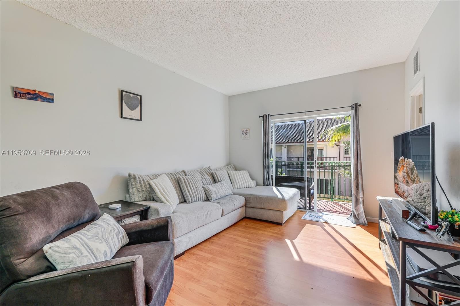 10026 Hammocks Blvd # 6, Miami FL 33196 — 7