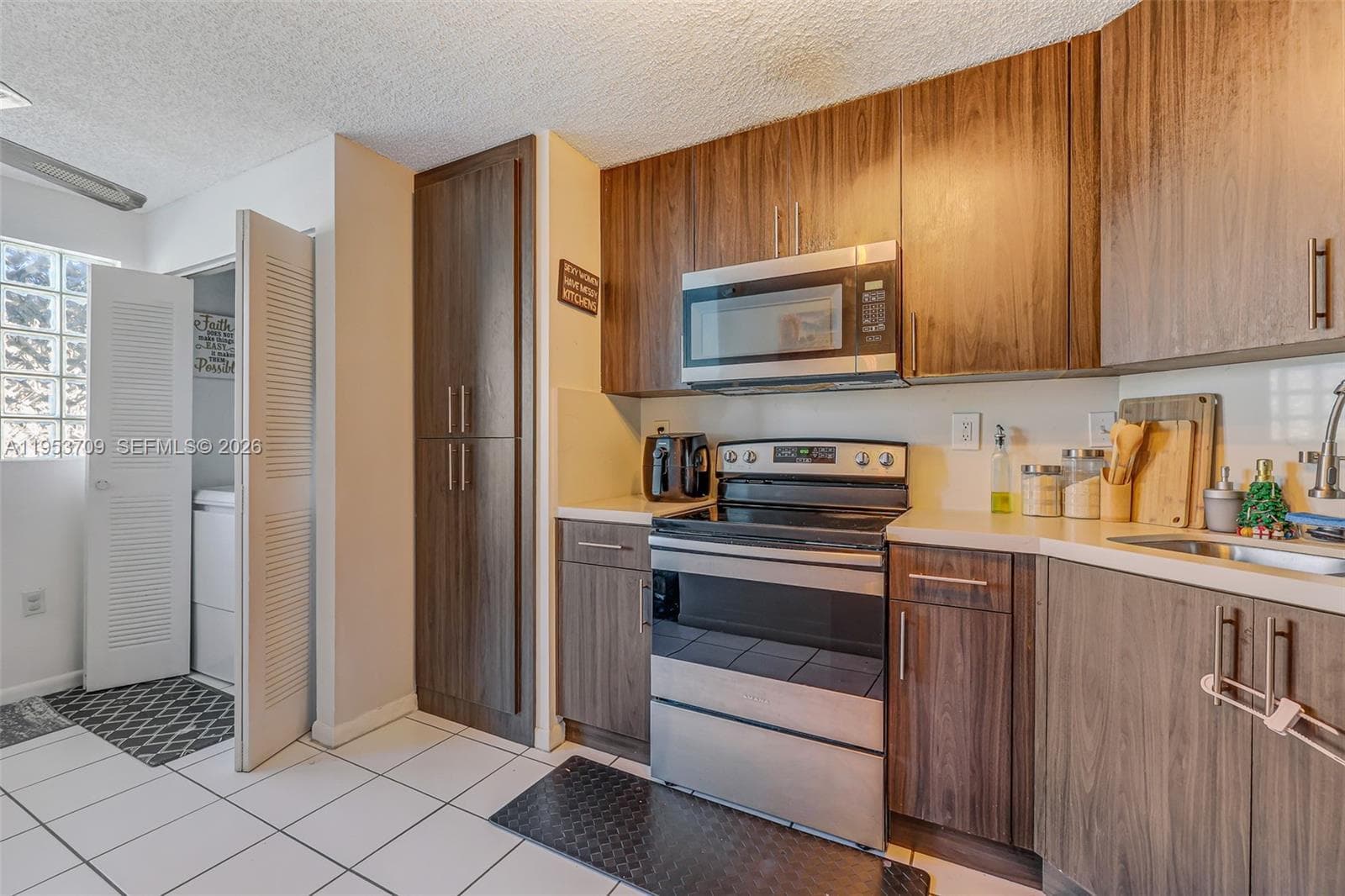 10026 Hammocks Blvd # 6, Miami FL 33196 — 3