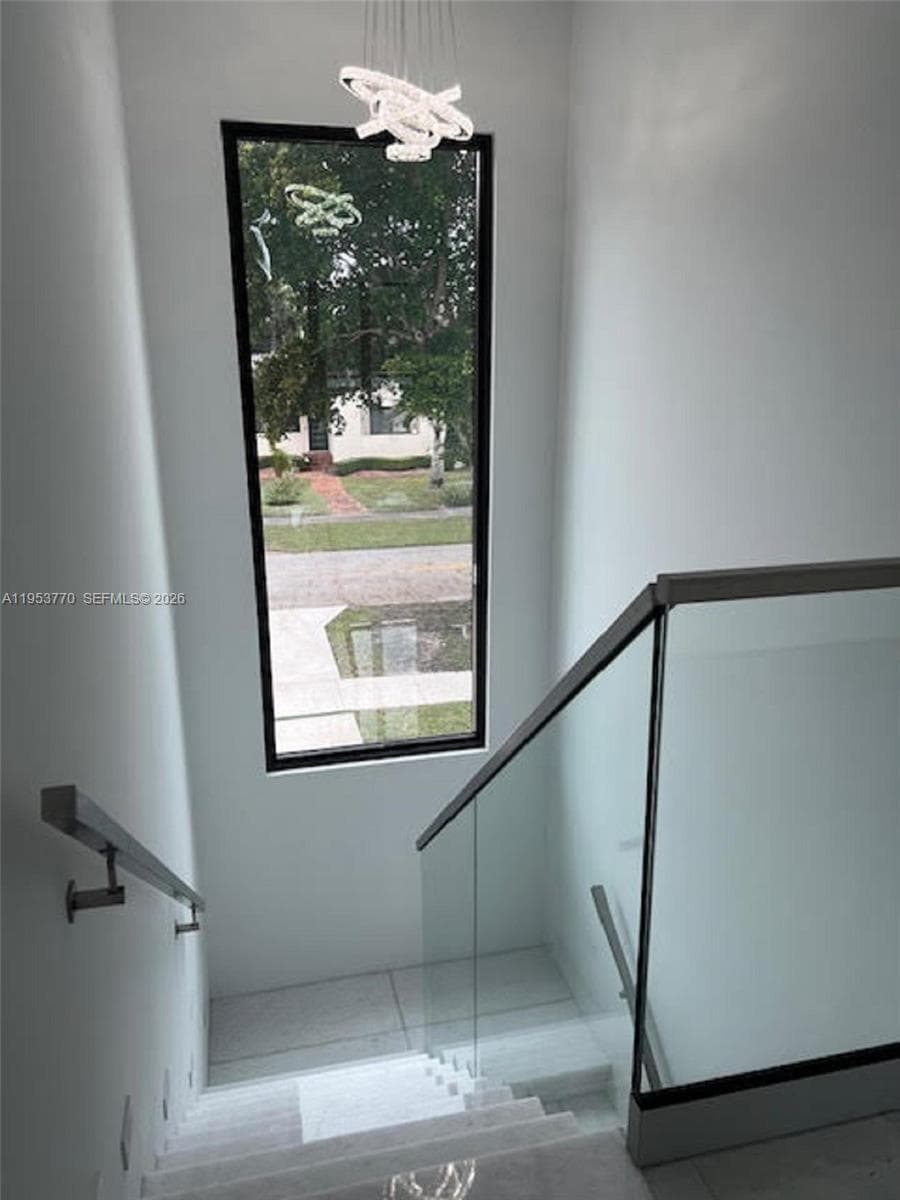 2 Hough Dr, Miami Springs FL 33166 — 16