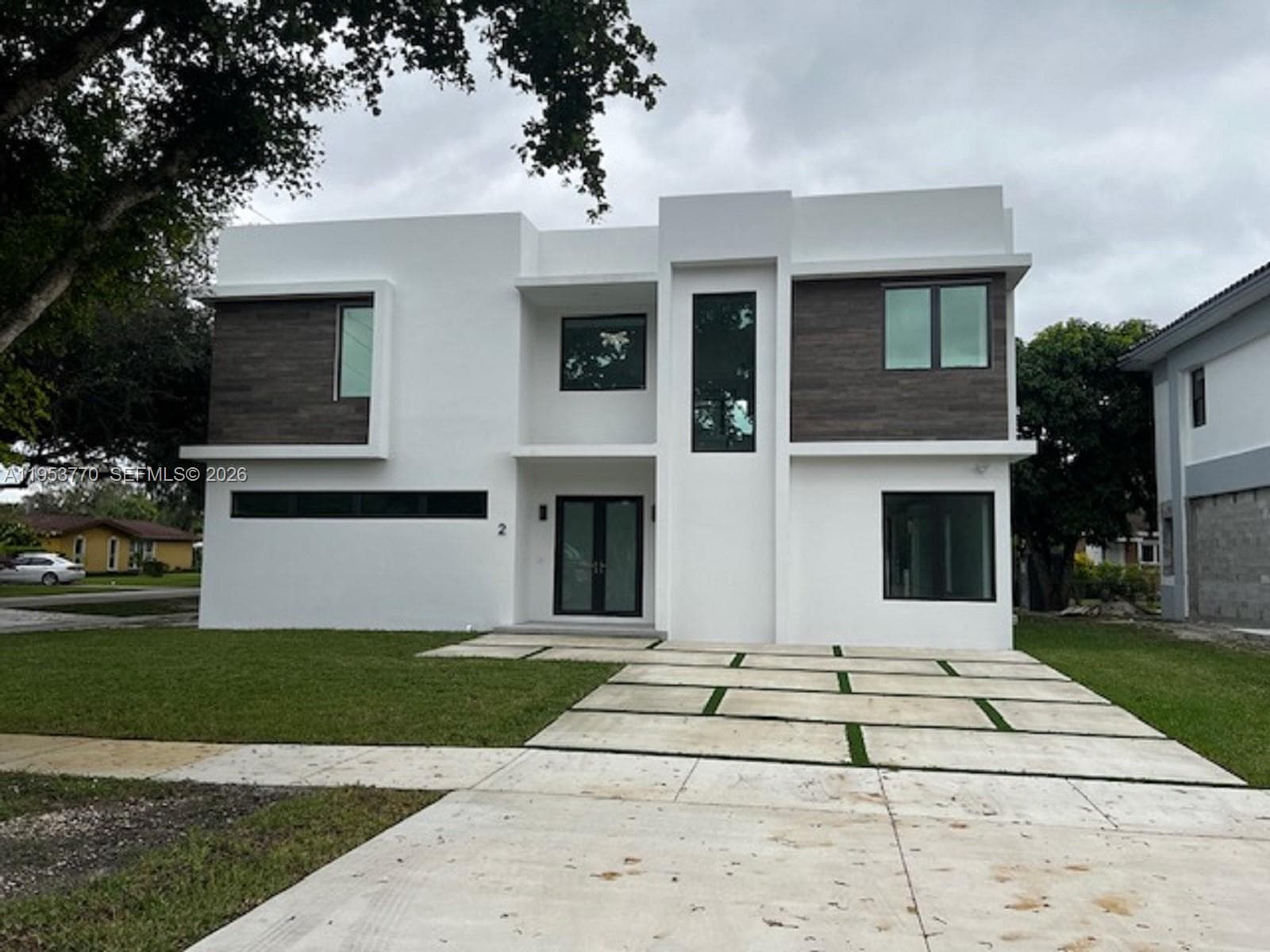 2 Hough Dr, Miami Springs FL 33166 — 1