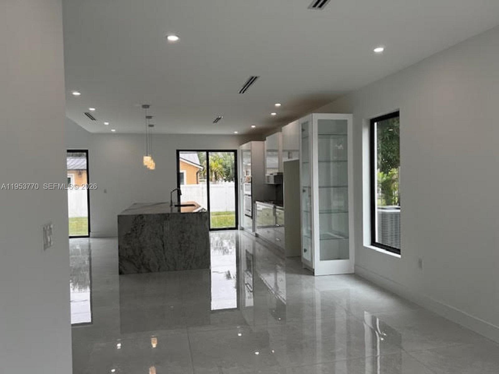 2 Hough Dr, Miami Springs FL 33166 — 10