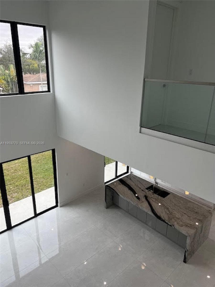 2 Hough Dr, Miami Springs FL 33166 — 18