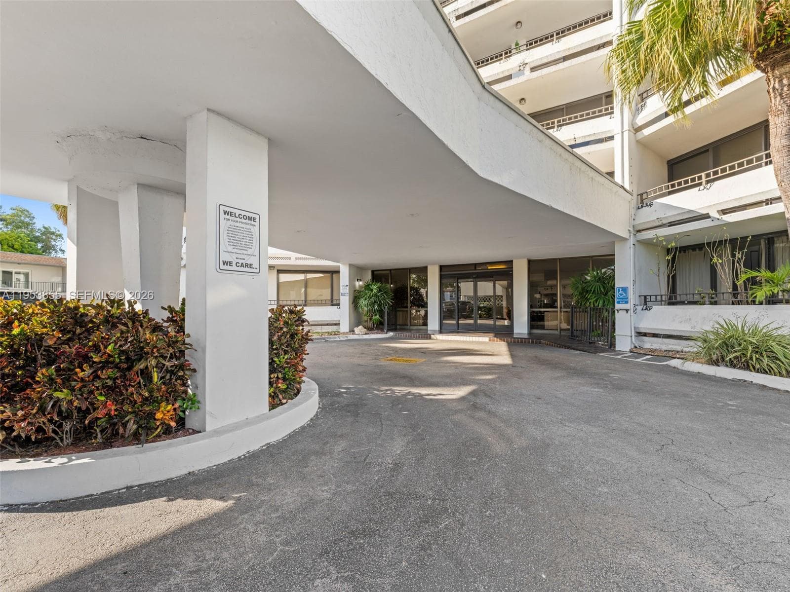 13953 Kendale Lakes Cir # B205, Miami FL 33183 — 1