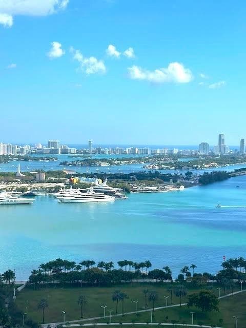 1040 Biscayne Boulevard # 3003, Miami FL 33132 — 3