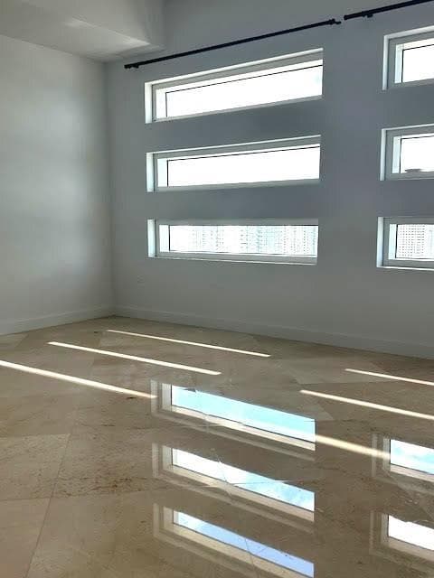 1040 Biscayne Boulevard # 3003, Miami FL 33132 — 9