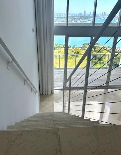 1040 Biscayne Boulevard # 3003, Miami FL 33132 — 4