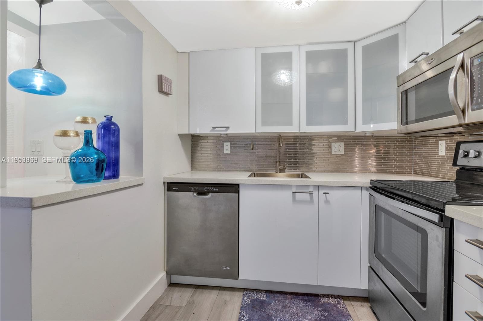 2600 Collins Ave # 204, Miami Beach FL 33140 — 2