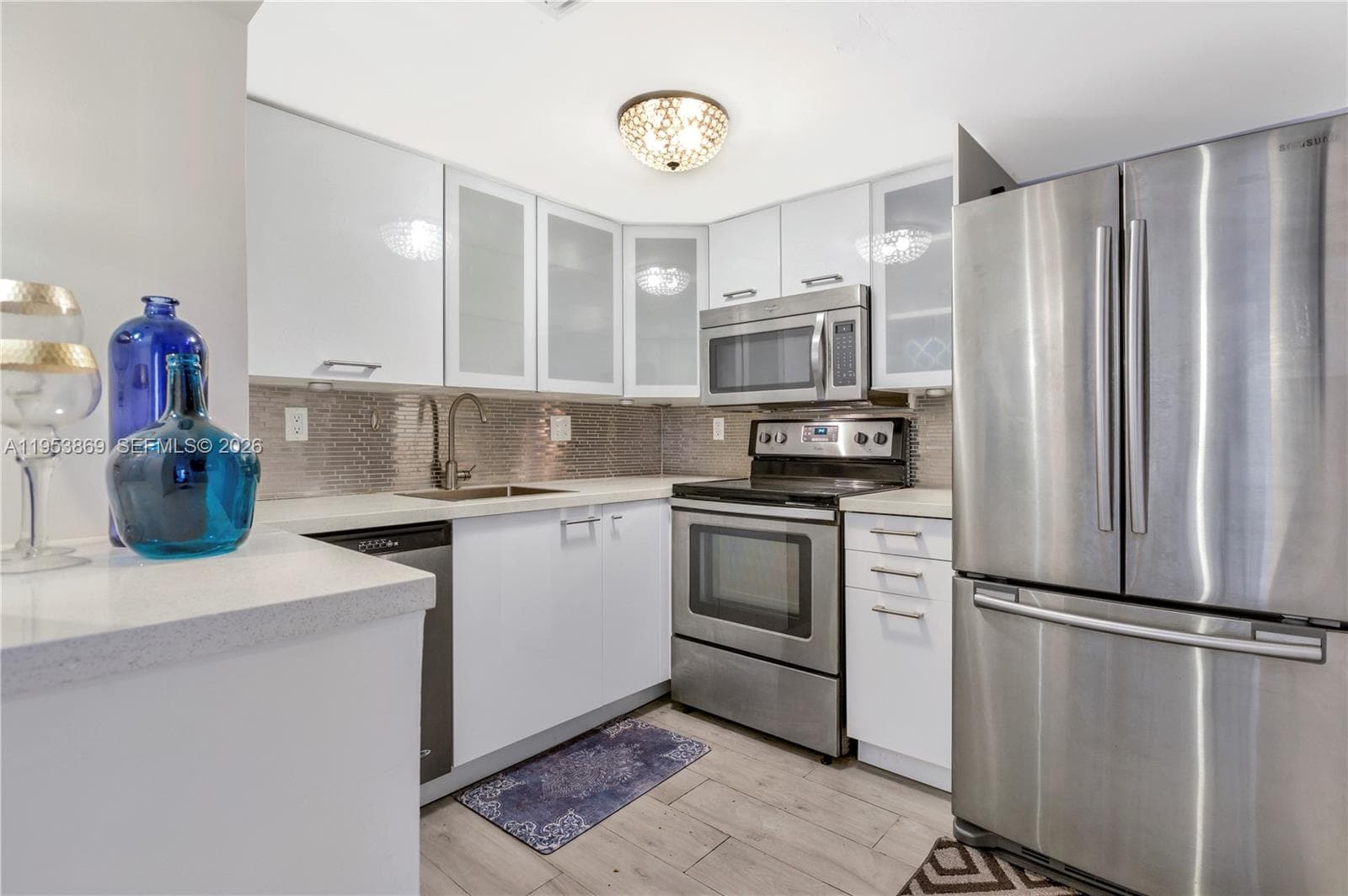 2600 Collins Ave # 204, Miami Beach FL 33140 — 1