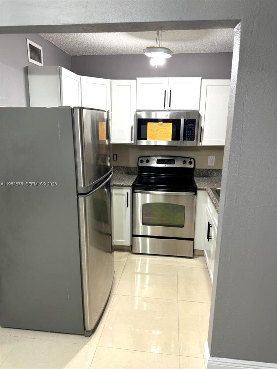5461 W 24th Ave # 25, Hialeah FL 33016 — 13