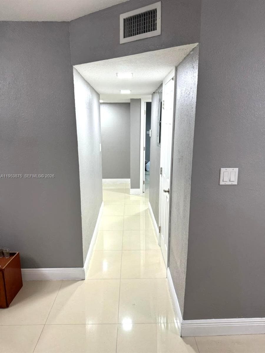 5461 W 24th Ave # 25, Hialeah FL 33016 — 15