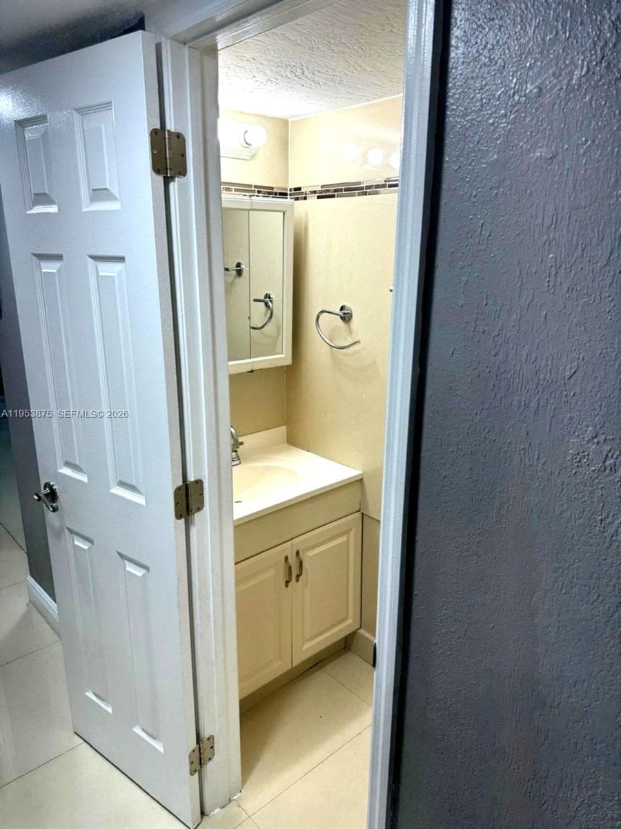 5461 W 24th Ave # 25, Hialeah FL 33016 — 11