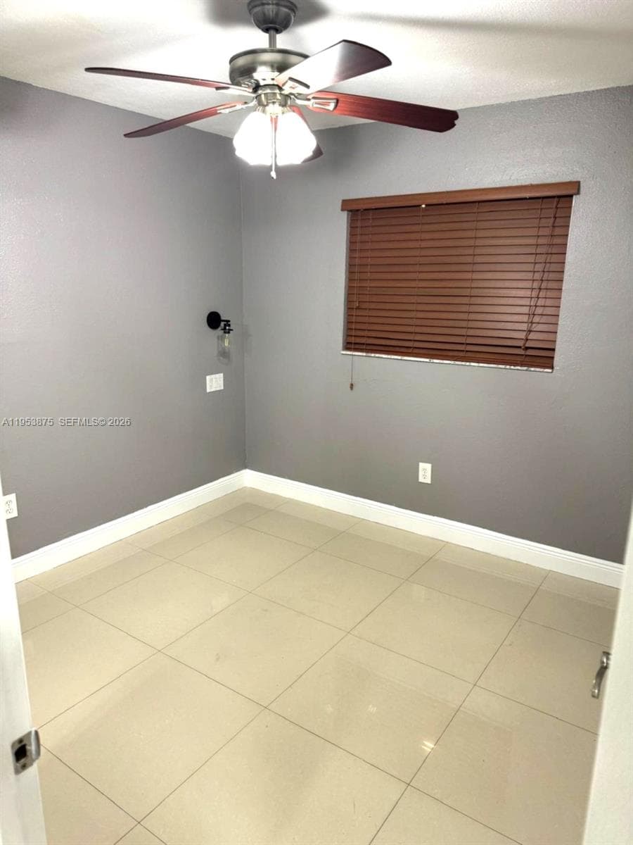 5461 W 24th Ave # 25, Hialeah FL 33016 — 4
