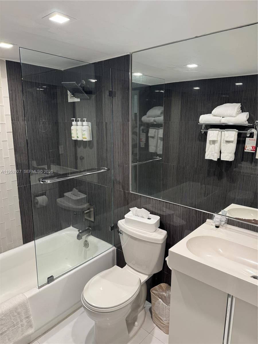 19201 Collins Ave # 1004, Sunny Isles Beach FL 33160 — 10