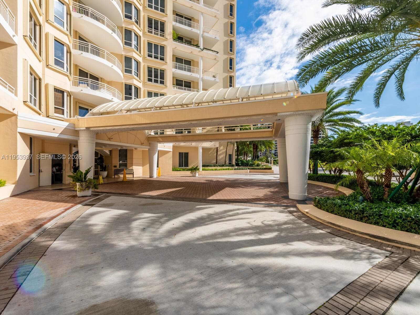 888 Brickell Key Dr # 210, Miami FL 33131 — 2