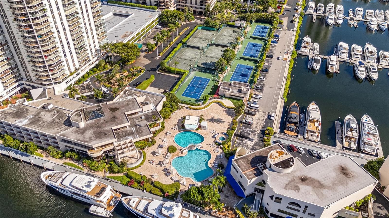 19707 Turnberry Way # 9J, Aventura FL 33180 — 32