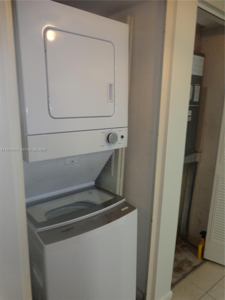 20850 San Simeon Way # 5, Miami FL 33179 — 12