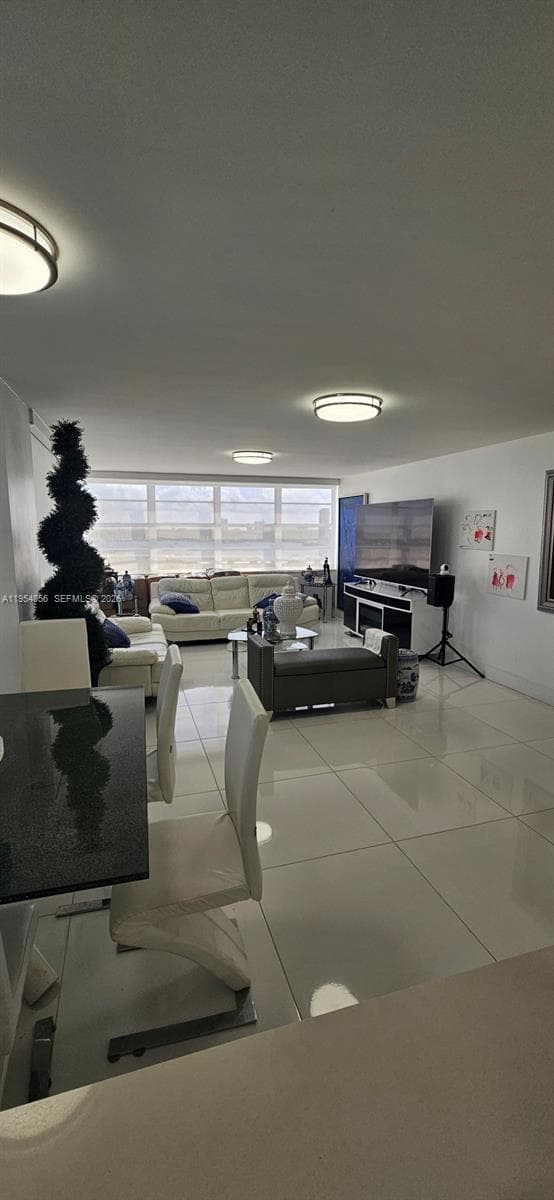 18041 Biscayne Blvd # 1405, Aventura FL 33160 — 13