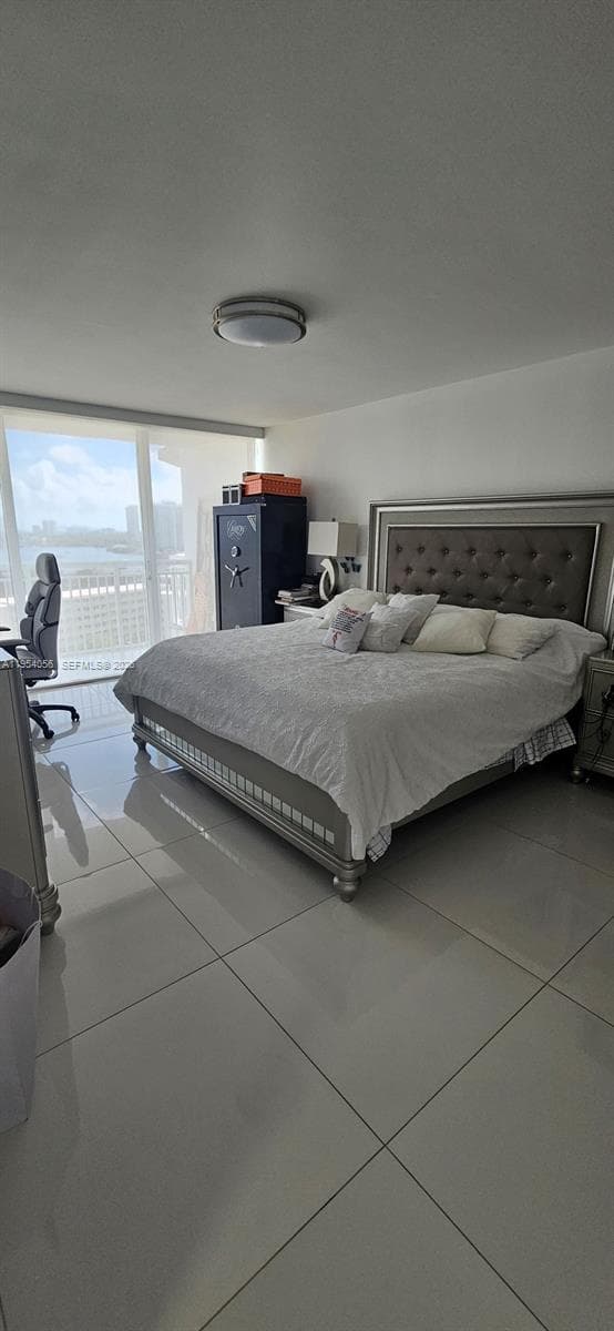 18041 Biscayne Blvd # 1405, Aventura FL 33160 — 28