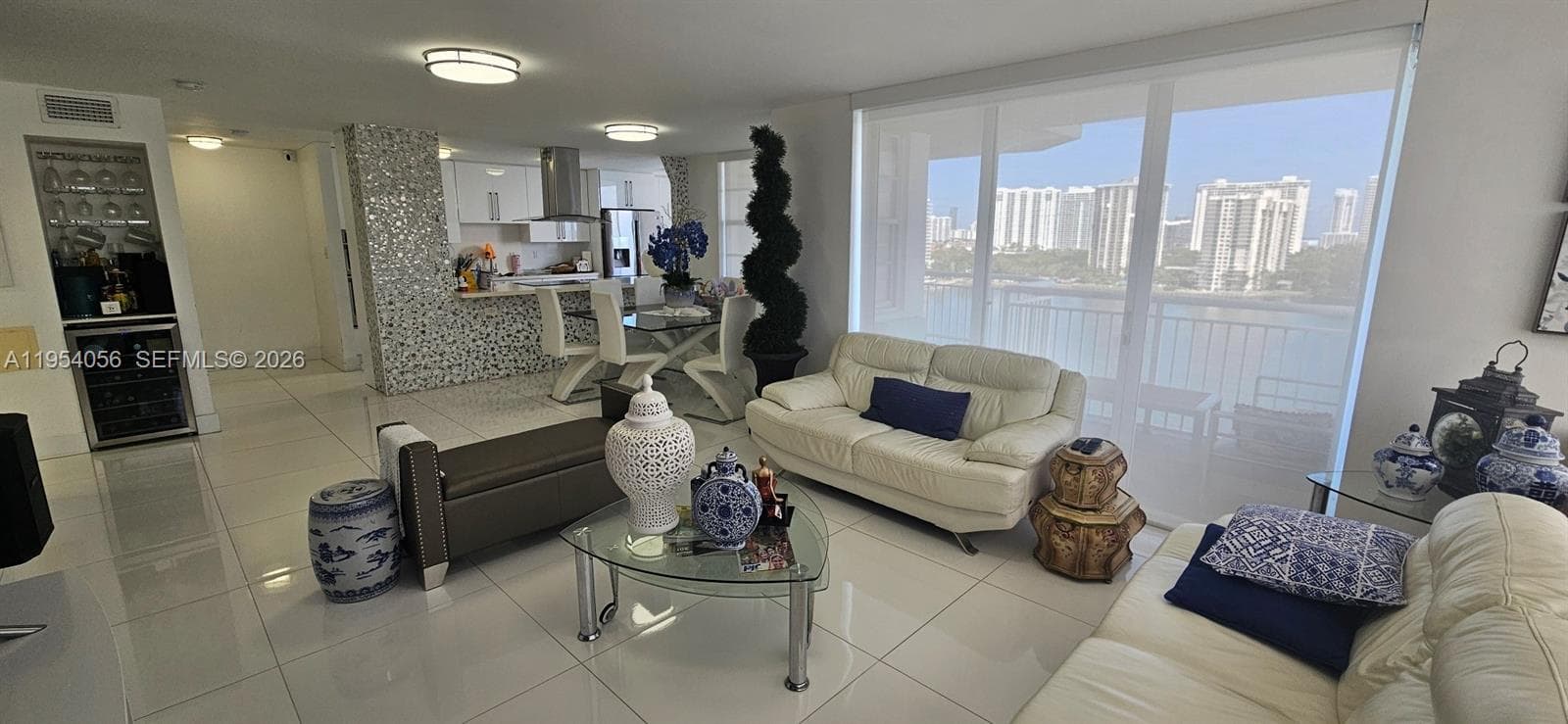 18041 Biscayne Blvd # 1405, Aventura FL 33160 — 5