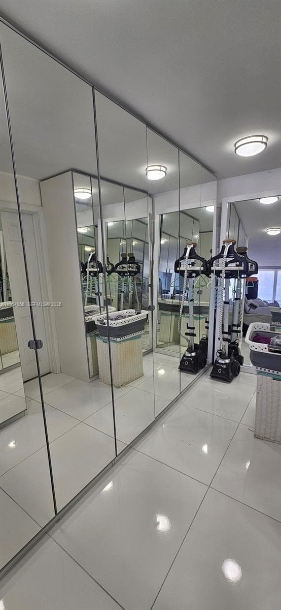 18041 Biscayne Blvd # 1405, Aventura FL 33160 — 30