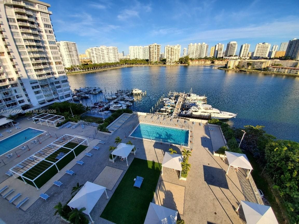 18041 Biscayne Blvd # 1405, Aventura FL 33160 — 38