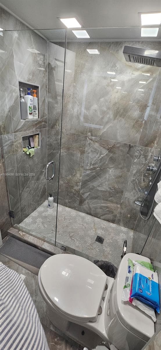 18041 Biscayne Blvd # 1405, Aventura FL 33160 — 33