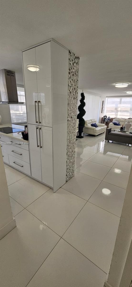 18041 Biscayne Blvd # 1405, Aventura FL 33160 — 14