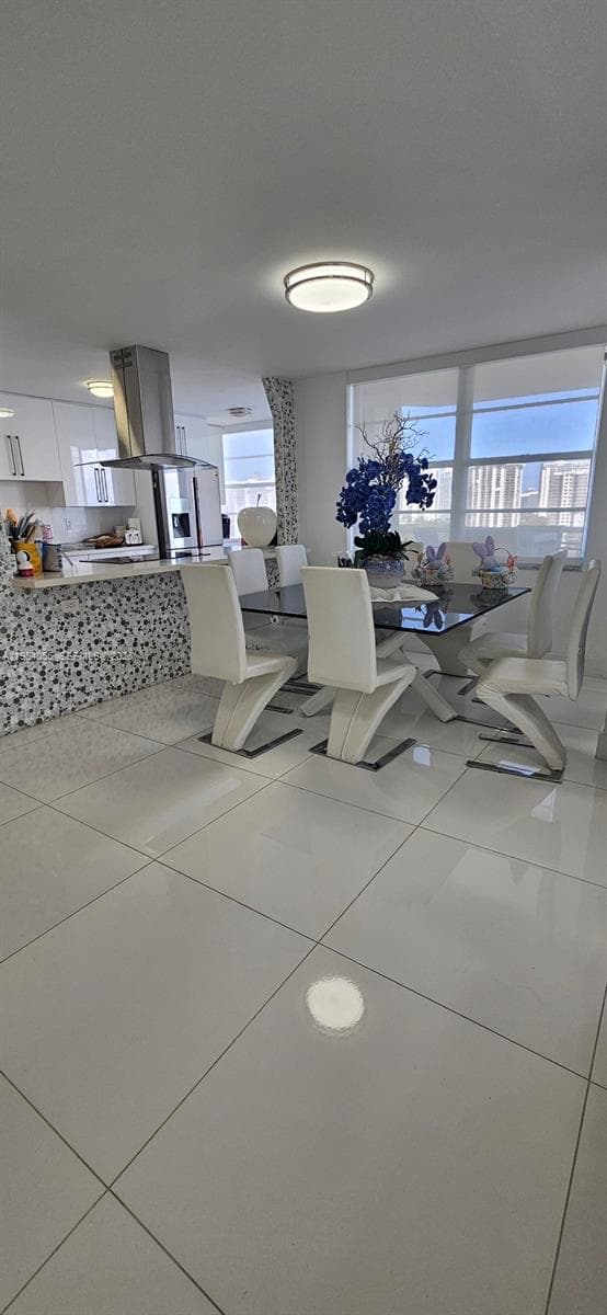 18041 Biscayne Blvd # 1405, Aventura FL 33160 — 18