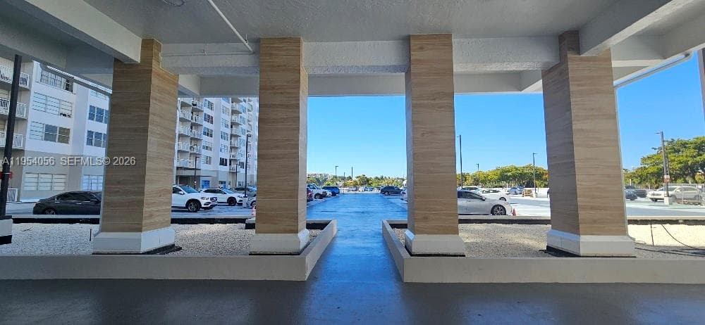 18041 Biscayne Blvd # 1405, Aventura FL 33160 — 48