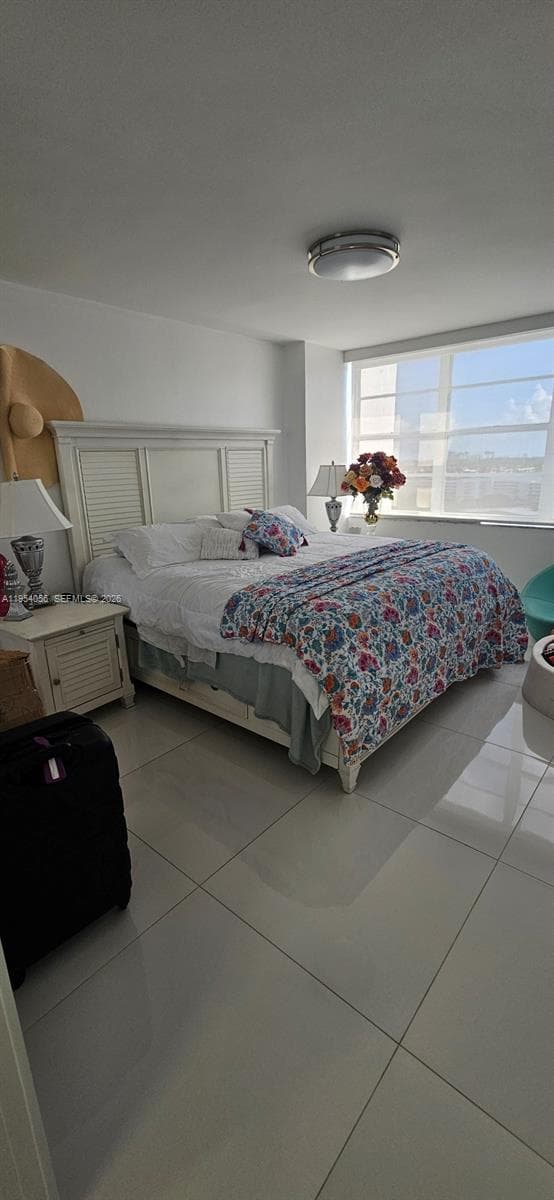 18041 Biscayne Blvd # 1405, Aventura FL 33160 — 25