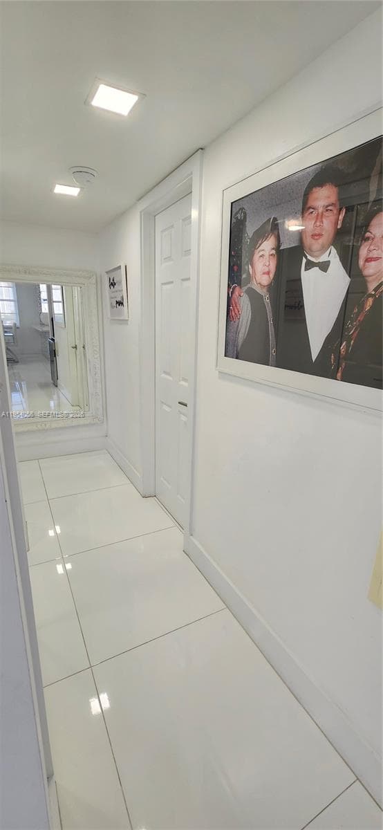 18041 Biscayne Blvd # 1405, Aventura FL 33160 — 21