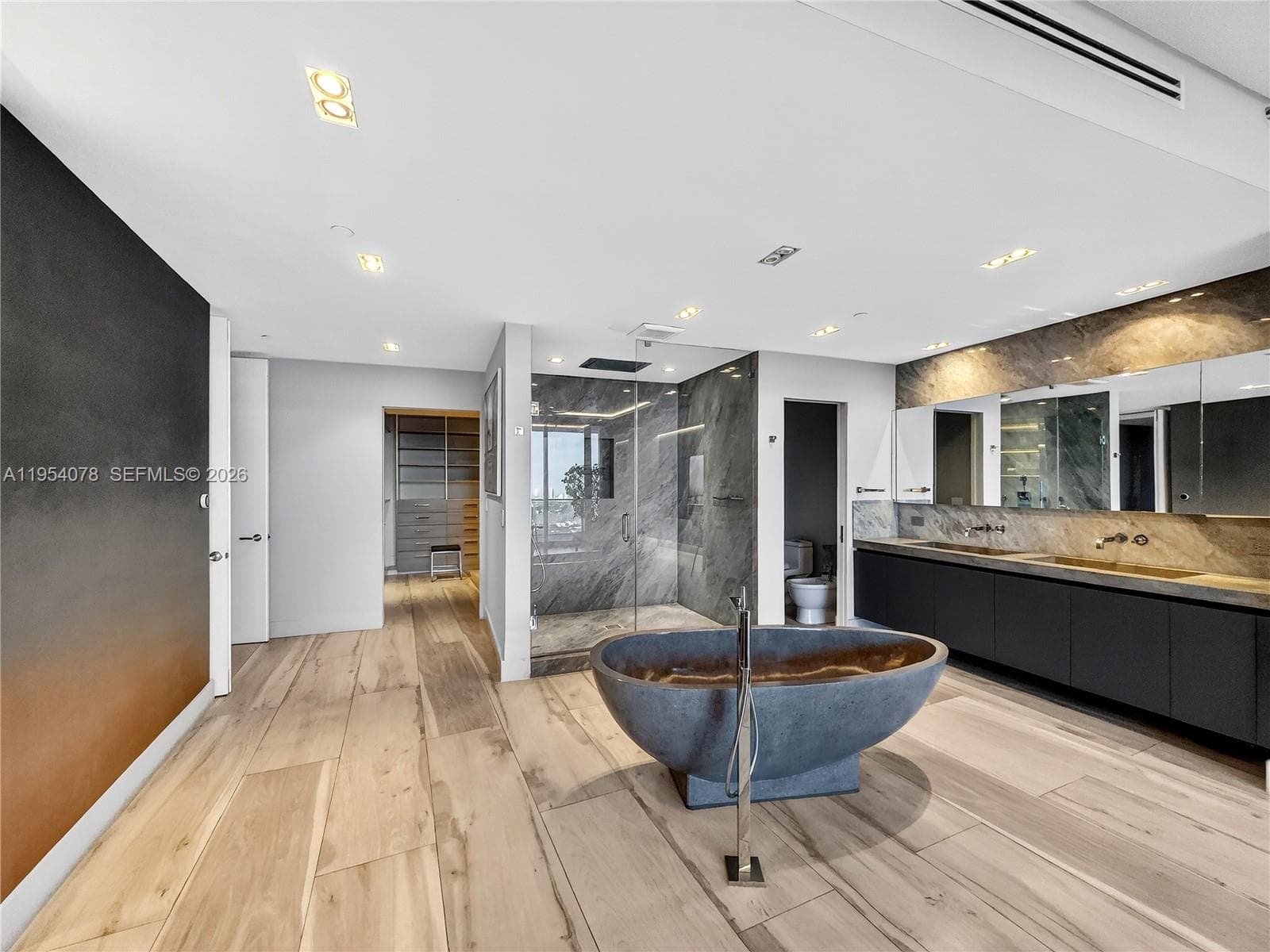 2020 N Bayshore Dr # 4104, Miami FL 33137 — 38