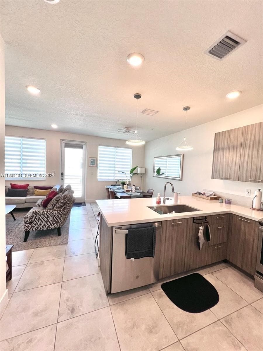 6420 NW 102nd Path # 304, Doral FL 33178 — 4