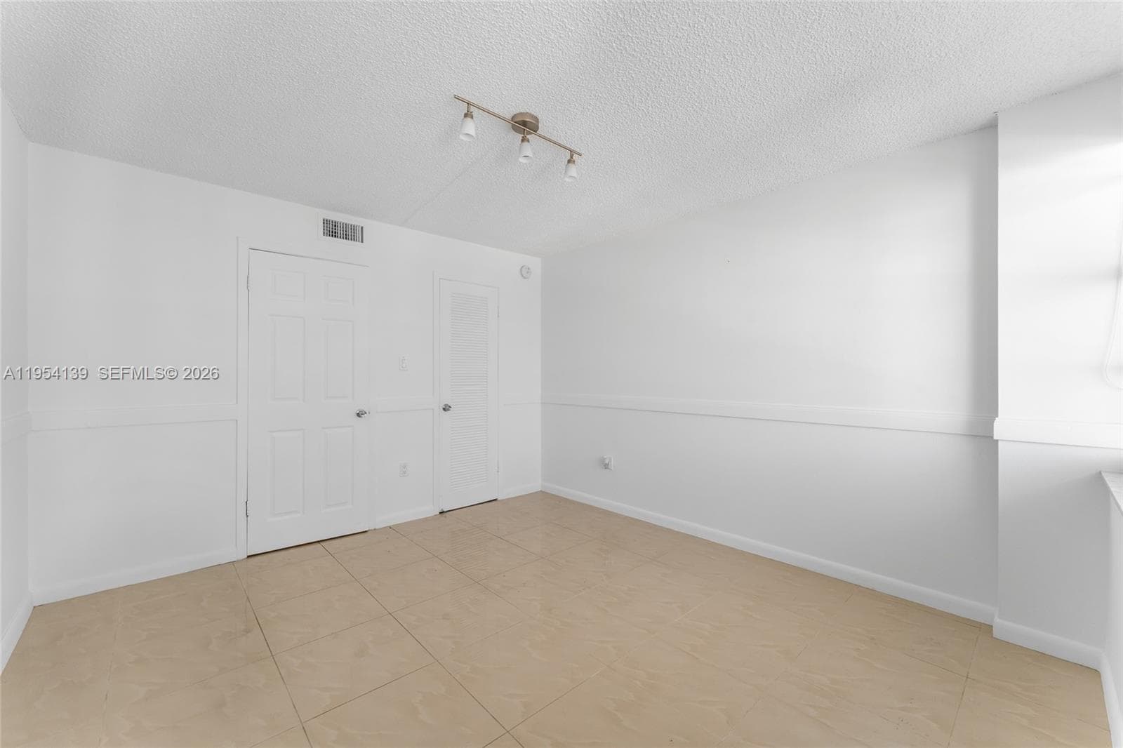 18061 Biscayne Blvd # 1701, Aventura FL 33160 — 13