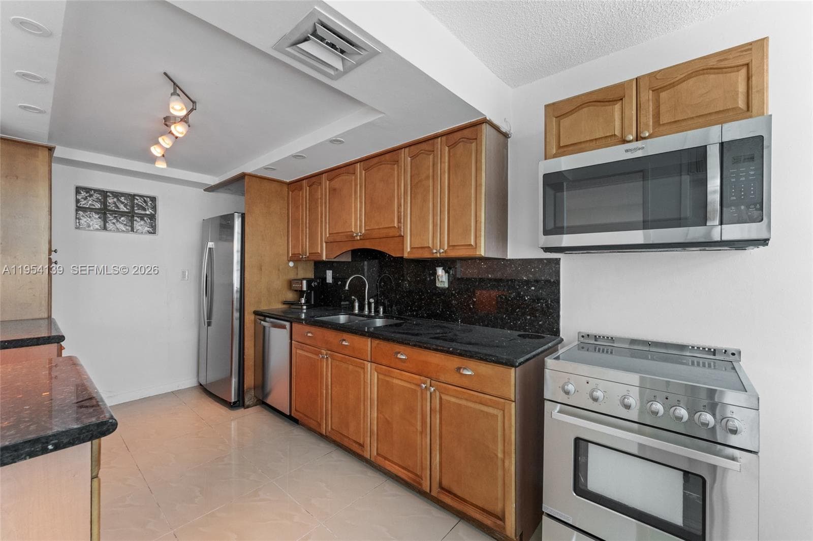 18061 Biscayne Blvd # 1701, Aventura FL 33160 — 9