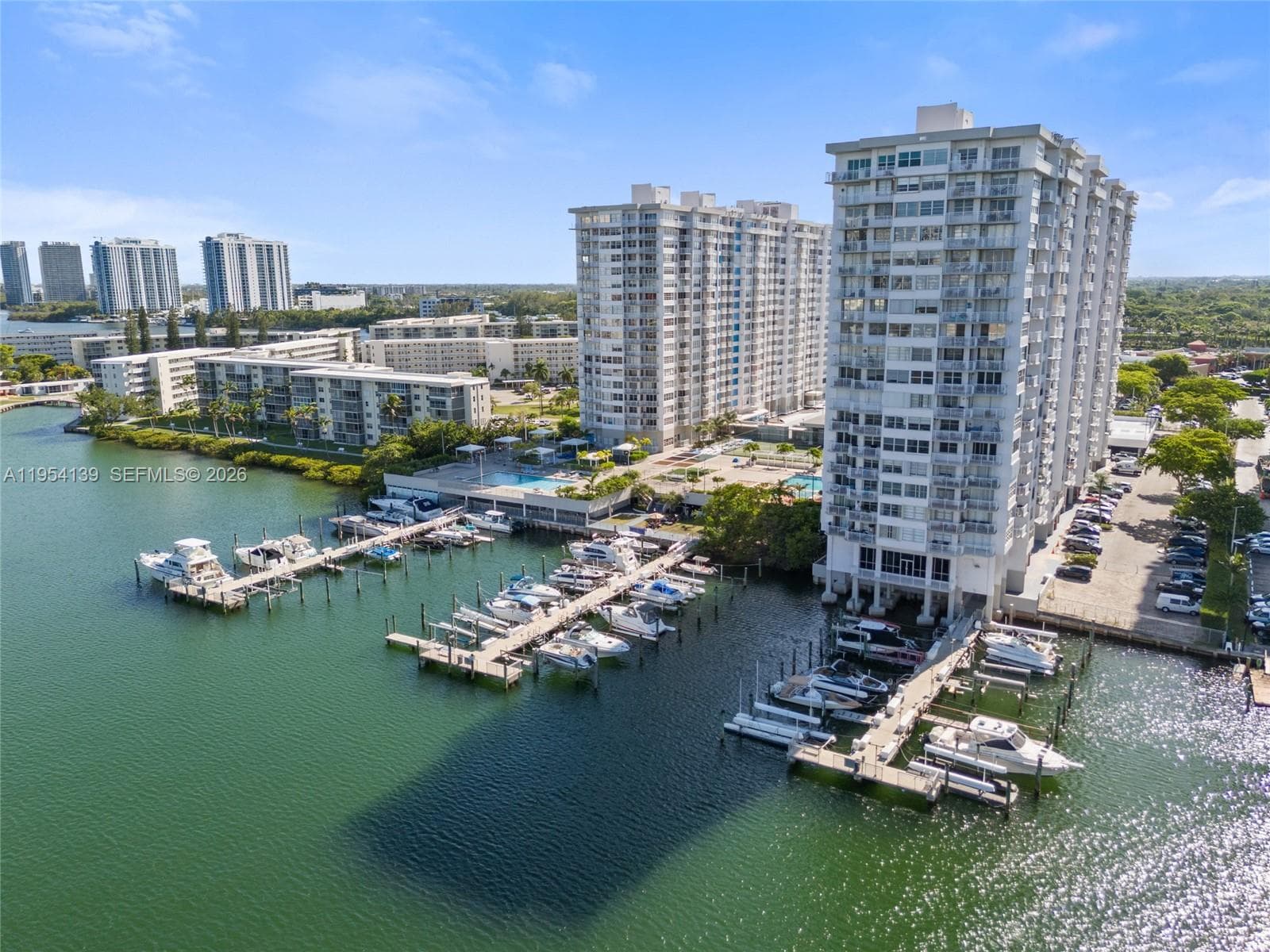 18061 Biscayne Blvd # 1701, Aventura FL 33160 — 32