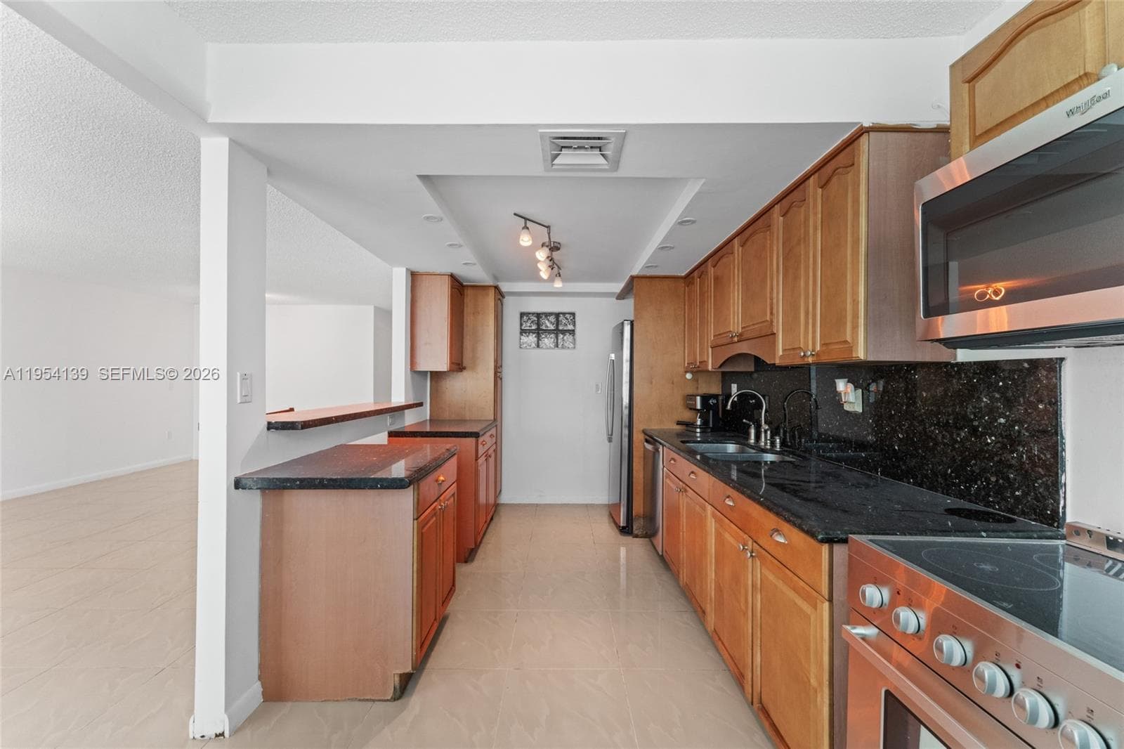18061 Biscayne Blvd # 1701, Aventura FL 33160 — 11
