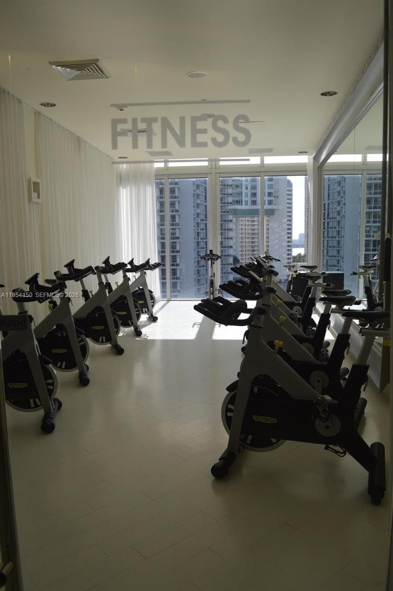 475 Brickell Ave # 1814, Miami FL 33131 — 17