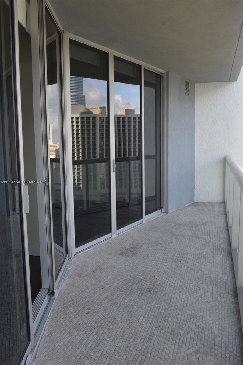 475 Brickell Ave # 1814, Miami FL 33131 — 10