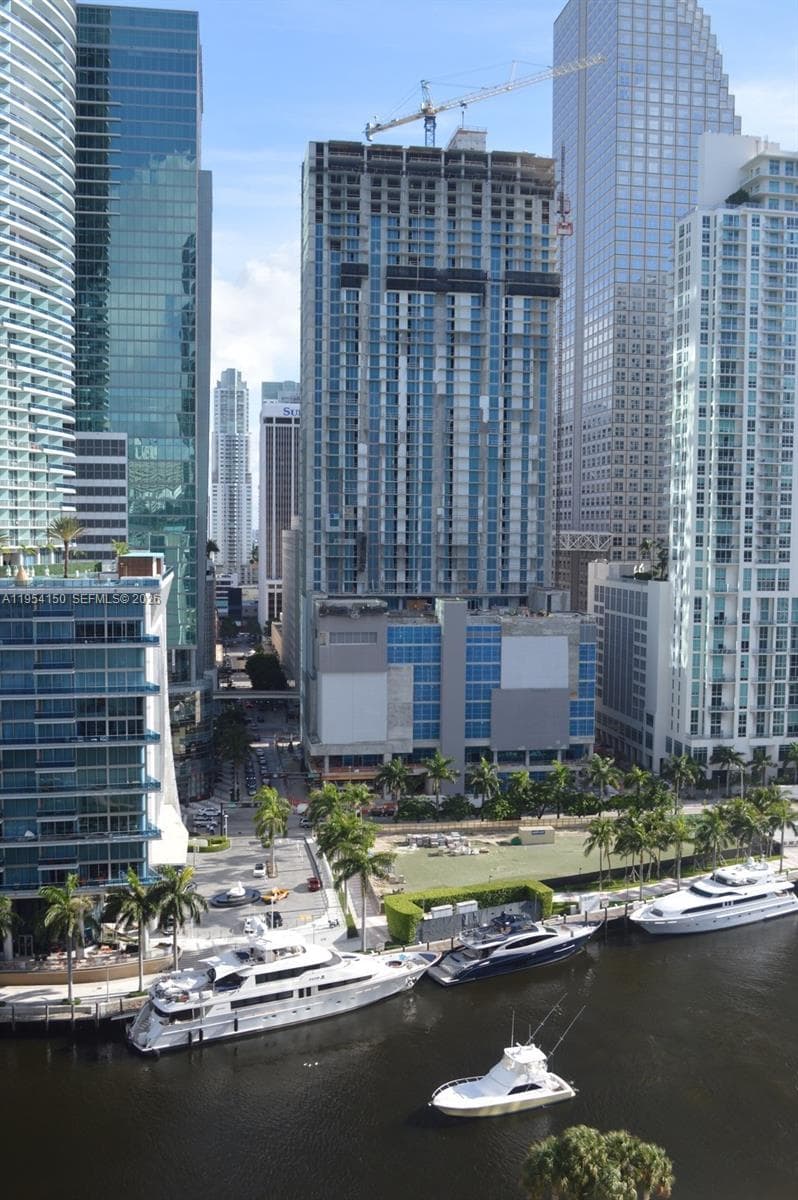 475 Brickell Ave # 1814, Miami FL 33131 — 11