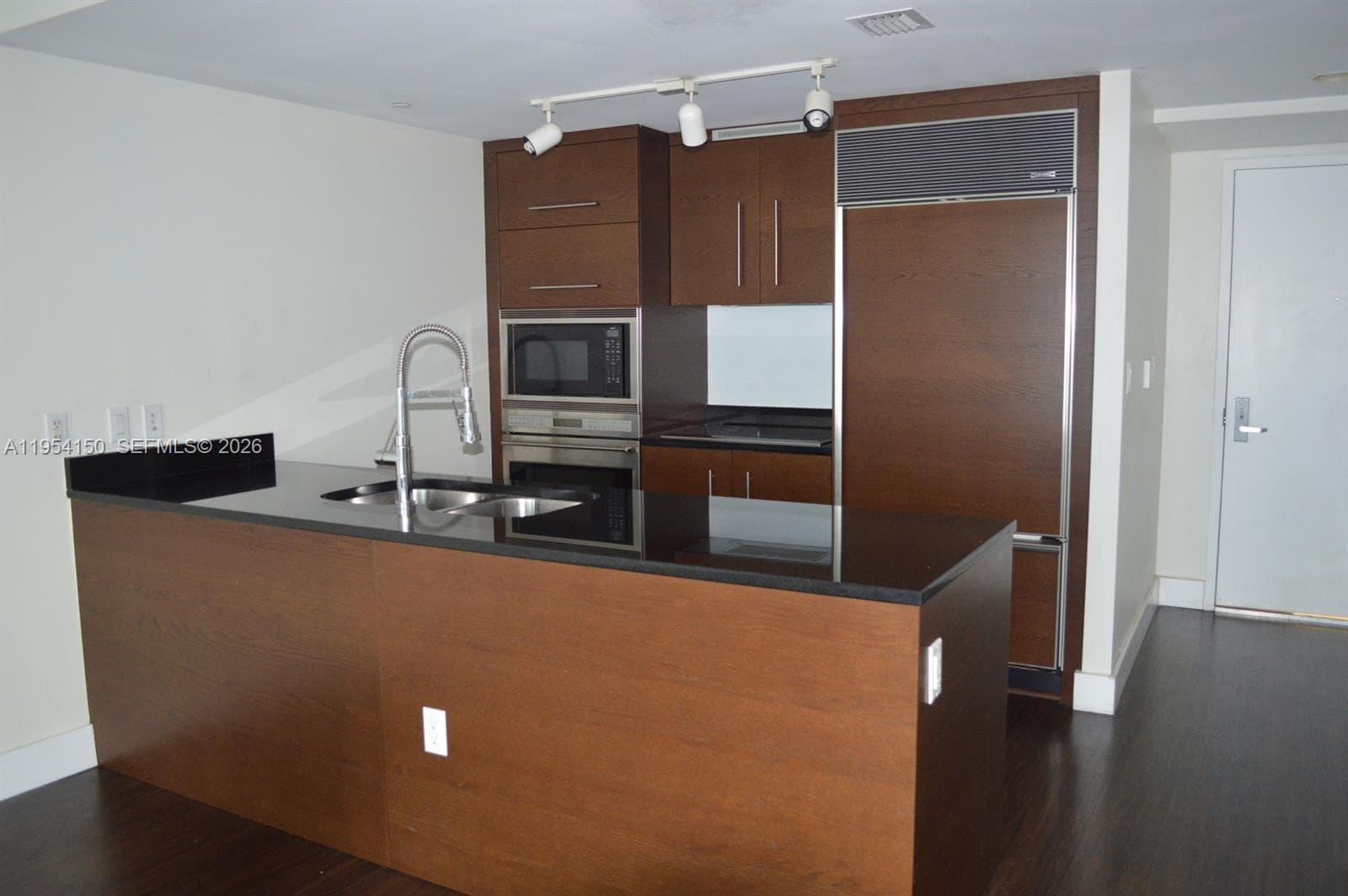 475 Brickell Ave # 1814, Miami FL 33131 — 4