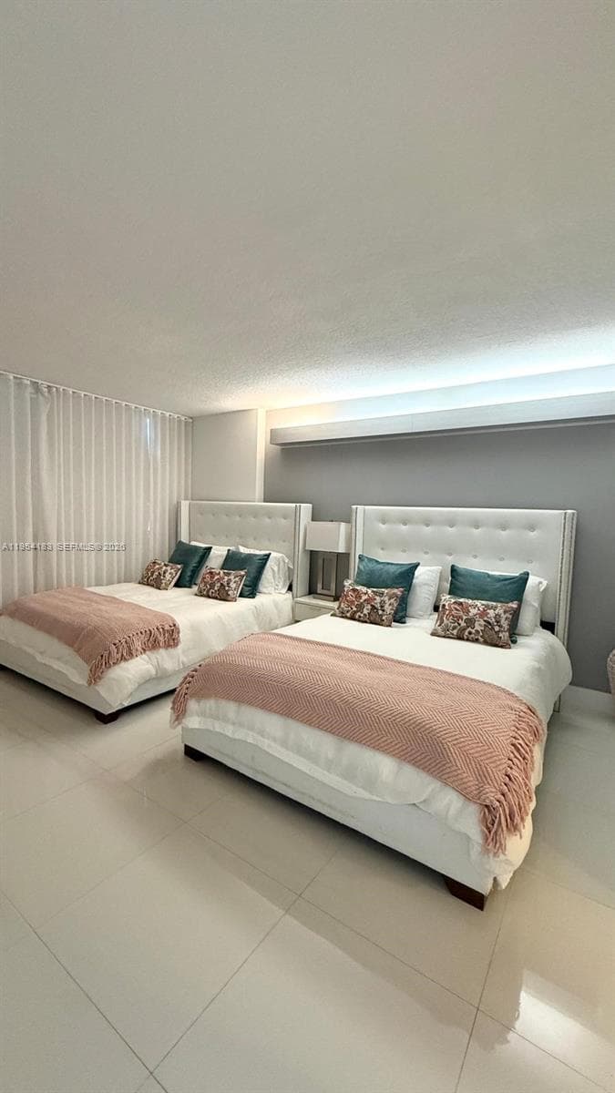 6917 Collins Ave # 1206, Miami Beach FL 33141 — 7