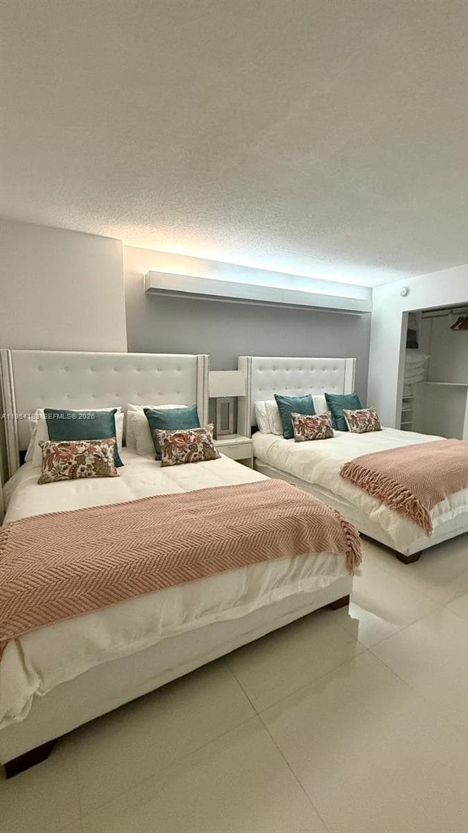 6917 Collins Ave # 1206, Miami Beach FL 33141 — 9