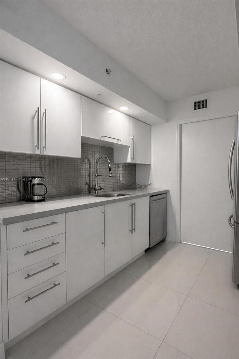 6917 Collins Ave # 1206, Miami Beach FL 33141 — 10