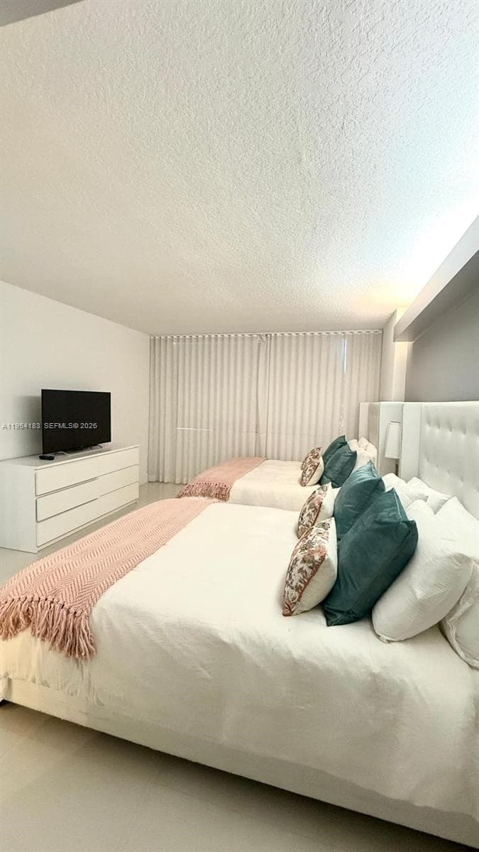 6917 Collins Ave # 1206, Miami Beach FL 33141 — 8