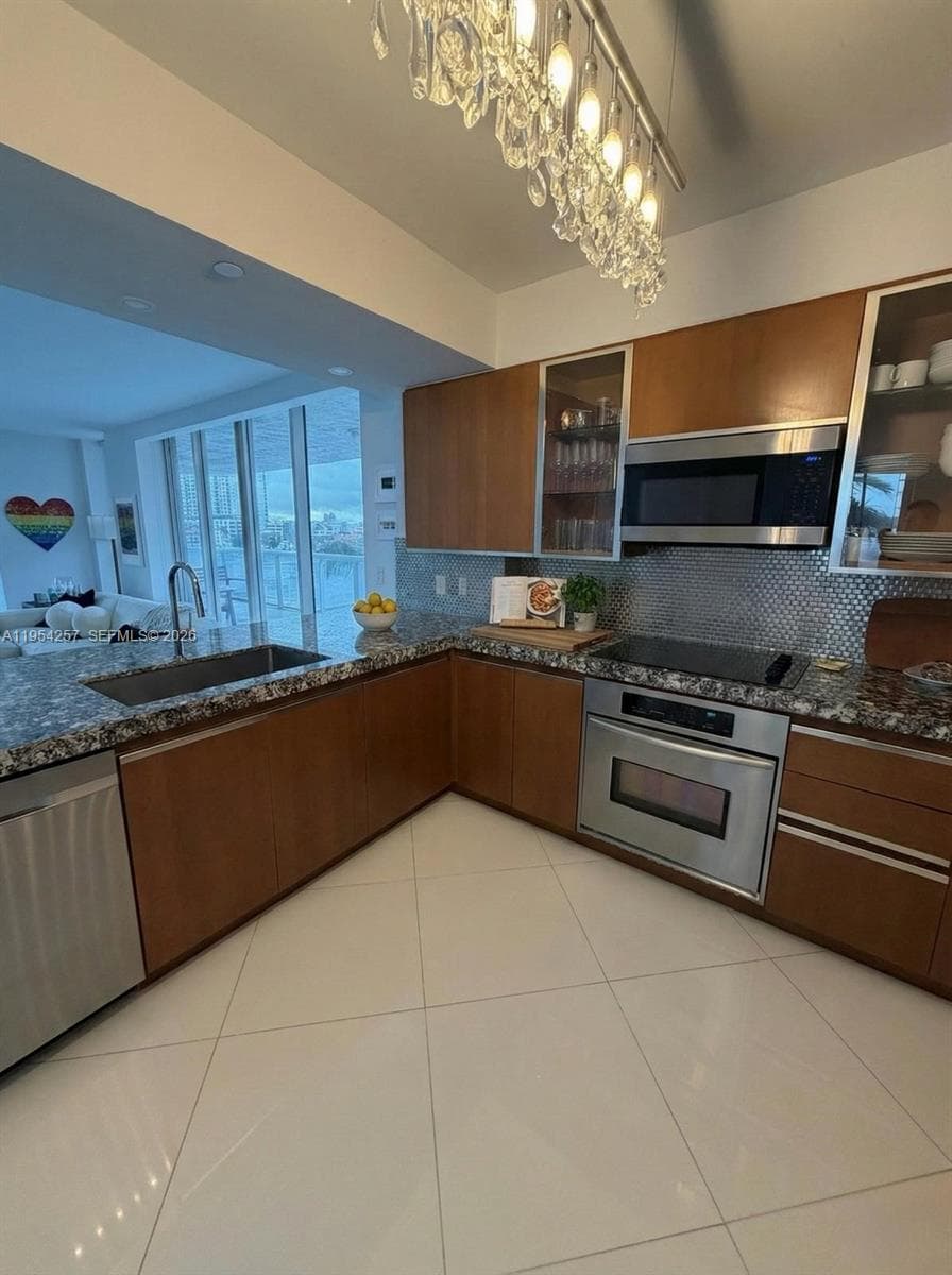 10 VENETIAN WAY # 404, Miami Beach FL 33139 — 13