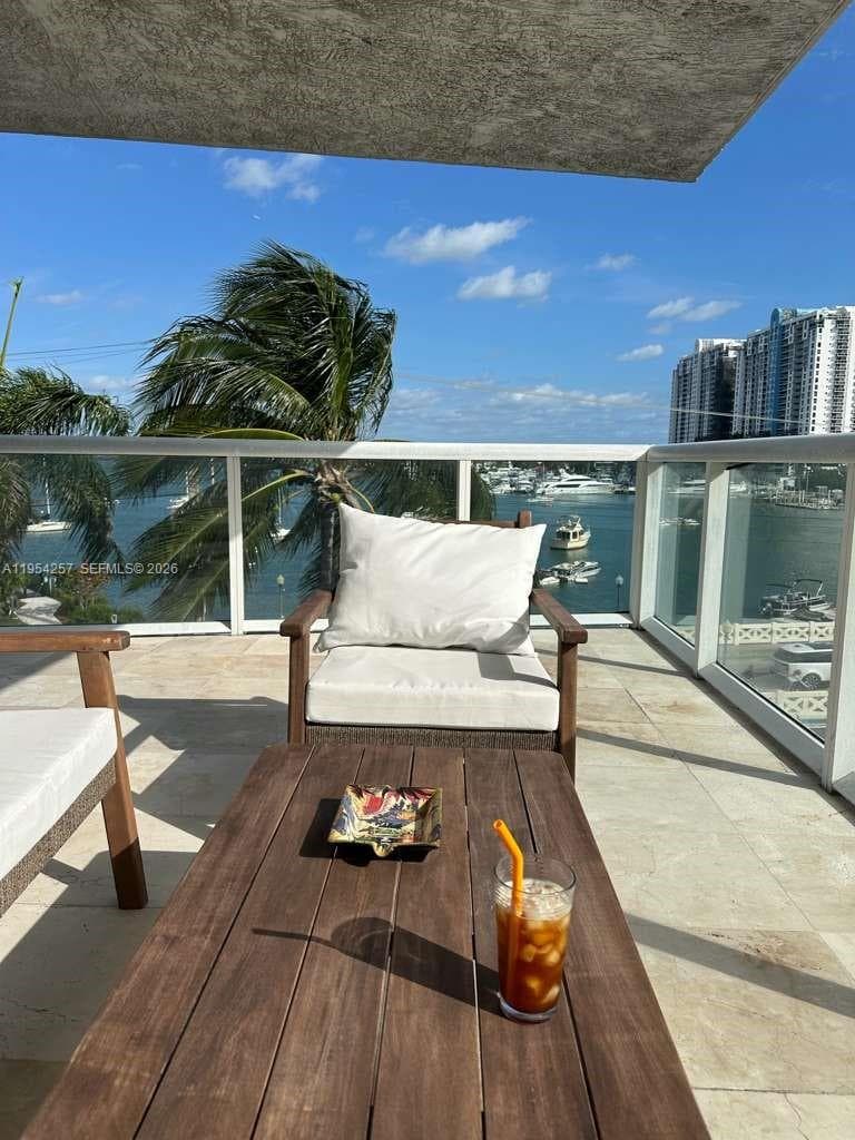 10 VENETIAN WAY # 404, Miami Beach FL 33139 — 4
